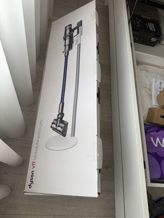 Продам дайсон V11