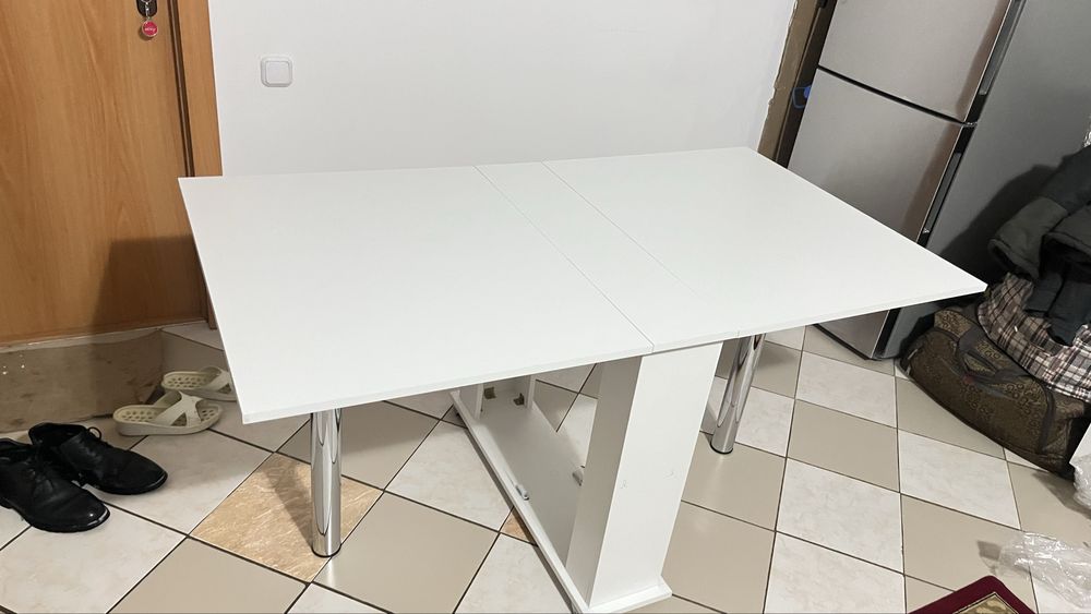 Продам стол книжка