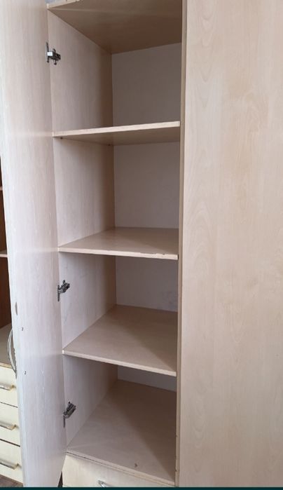 Продам Шифонер .