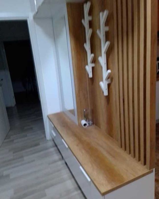 Дава се под наем Тристаен апартамент в Бургас, Център - 90 кв.м за 306 € - Снимка #2