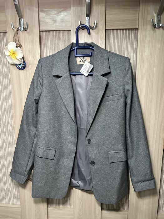 Продам новый серый пиджак