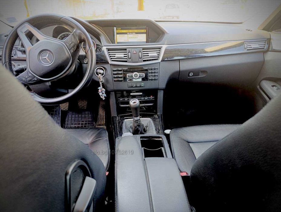 Mercedes-Benz E 220, Ръчна
