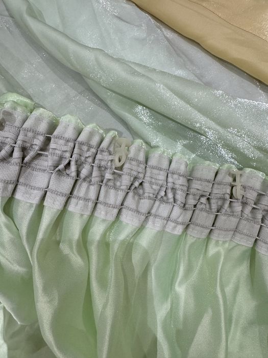 Занавески из трех частей, очень красивые, размеры 3*7,5м