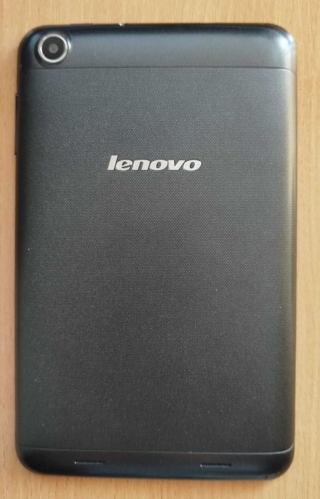 Продавам таблет Lenovo, абсолютно запазен, работи перфектно