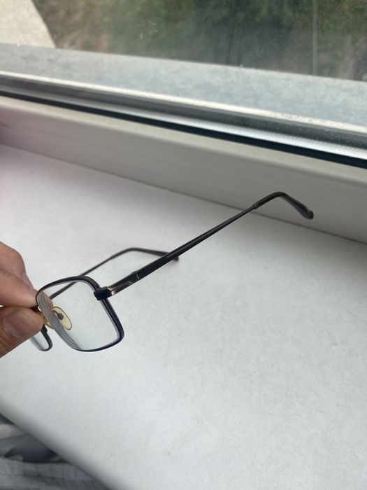 Оправы и солнце защитные очки