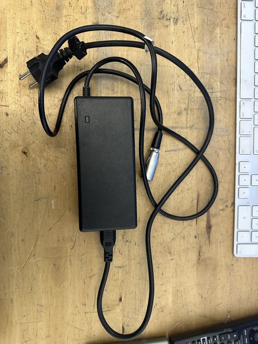 Incarcator bicicleta electrica 42v 2ah