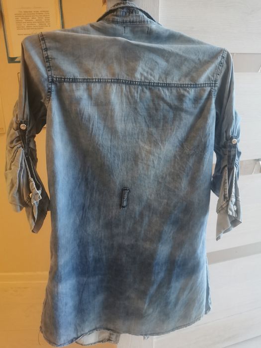 Продам стильные джинсовые рубашку и безруковку