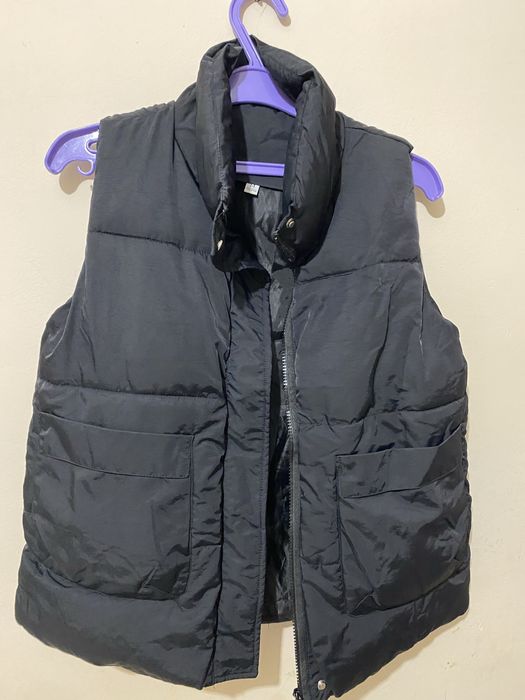 Безрукавка  продам  женское