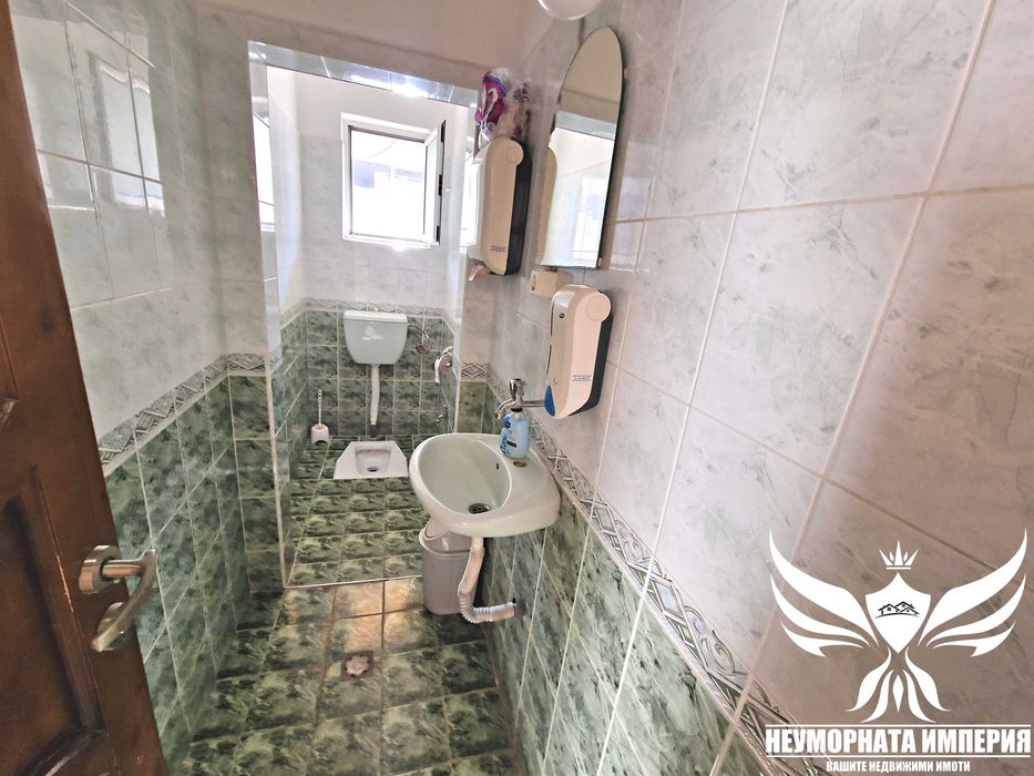 Под наем офис и два апартамента 300РЗП с двор в Асеновград