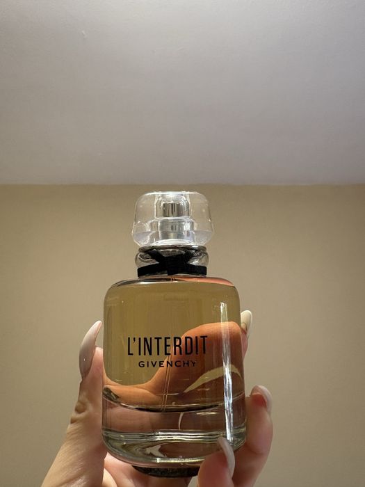 Парфюм givenchy.