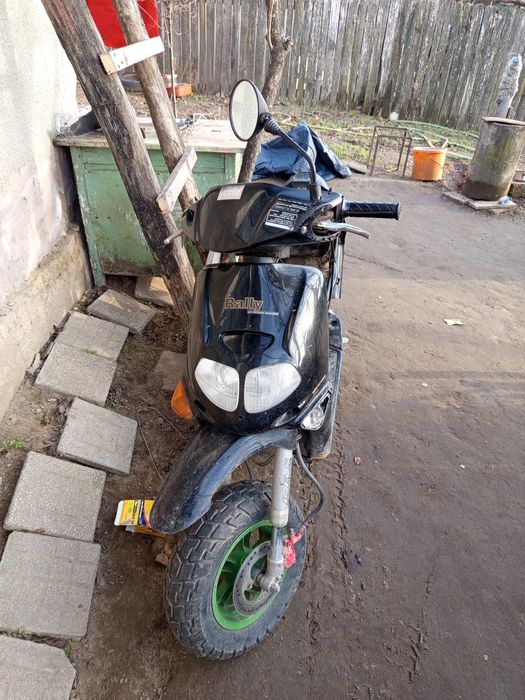 Vând scuter Aprilia c49