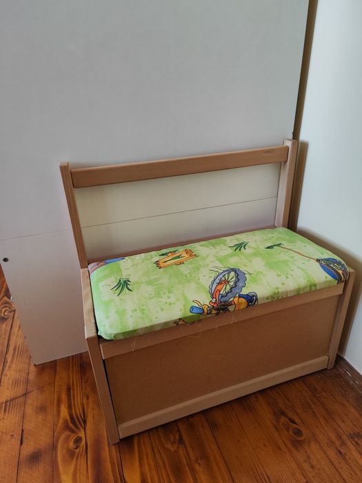 Дървена пейка ракла