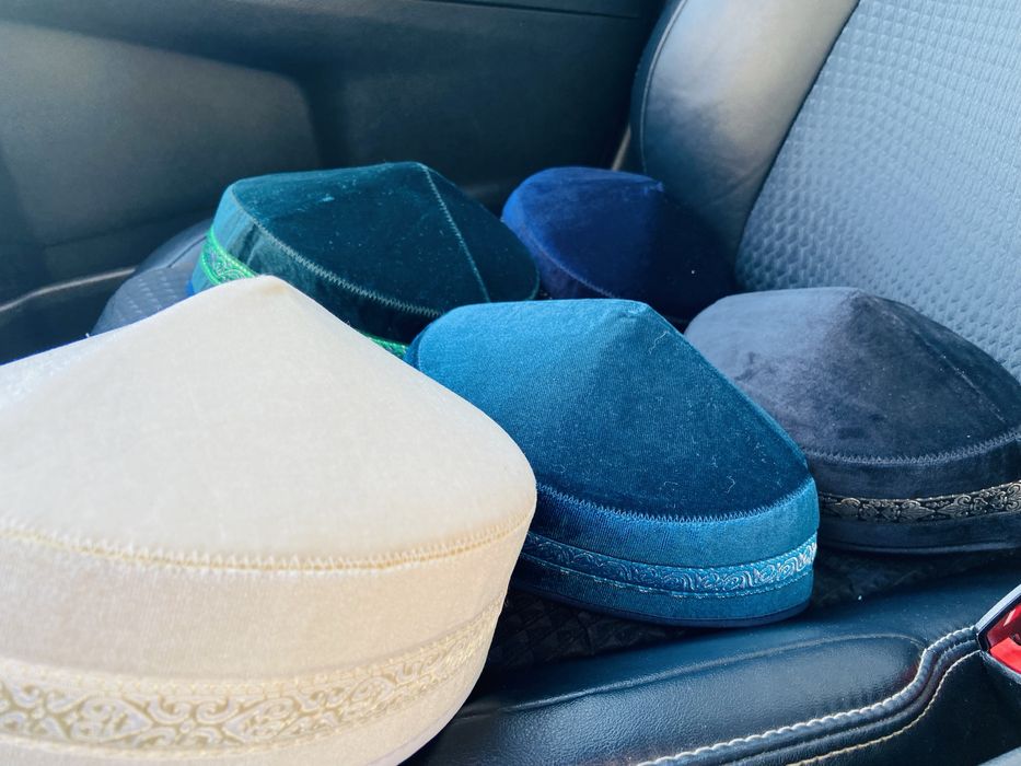 Сатылымда тақиялар, тюбетейки