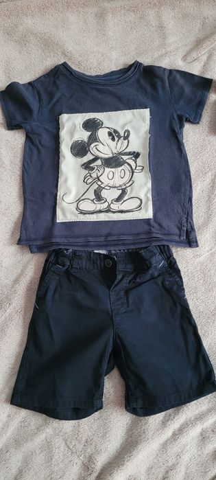 Pantaloni scurti și tricou cu Mickey Mouse pentru copii marimea 92