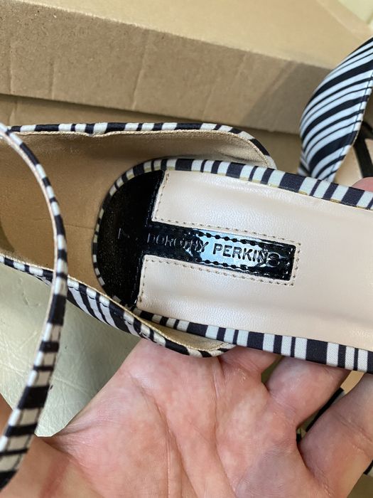 Dorothy perkins - дамски сандали /обувки на ток