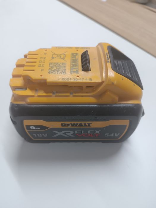 Батарея девольт DeWalt 5 Ah