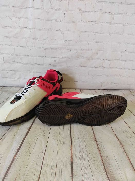 Мъжки спортни обувки - размер 47