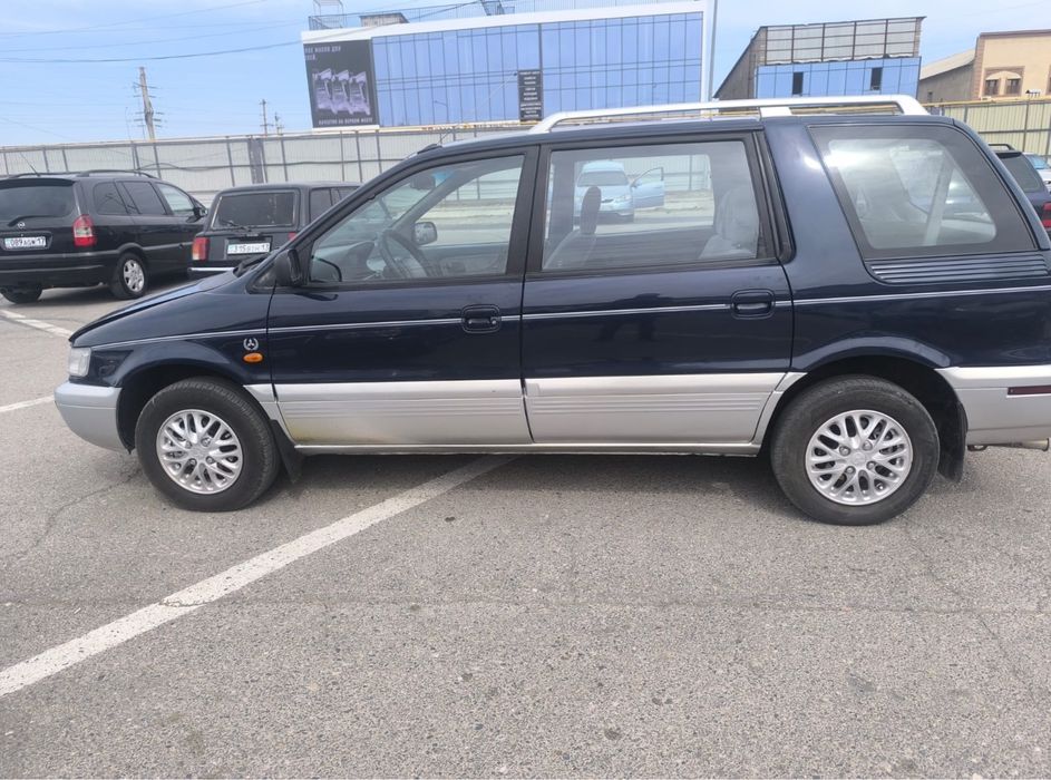 Mitsubishi Space Wagon