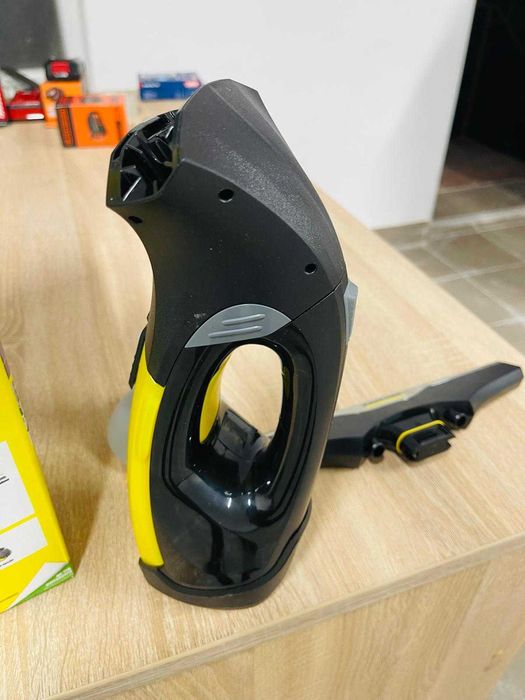 Aspirator pentru ferestre cu acumulator Kärcher WV 2 Black Edition