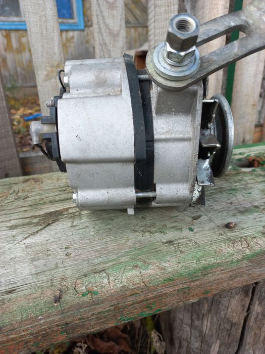 Генератор, карбюратор, выхлоп. ваз 2107