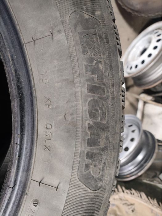 Резина На 18. 235/60