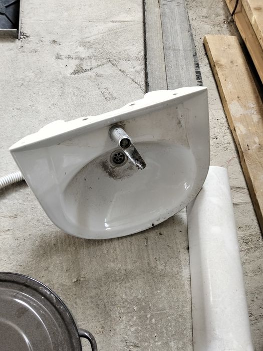 Раковины и унитазы