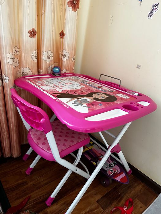Детский стол и стульчик
