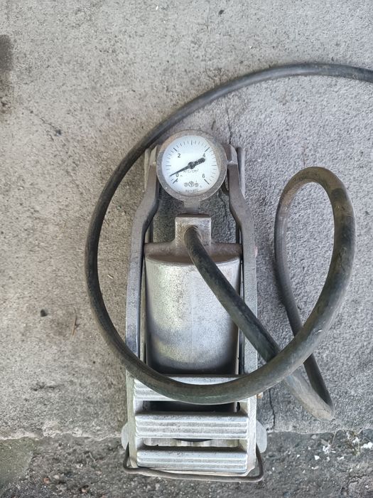 Продам ножной насос