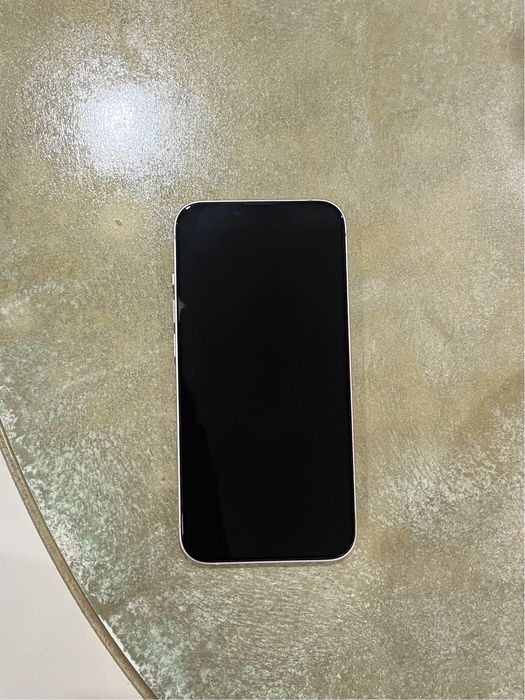 Продаю iPhone 13 в розовом цвете