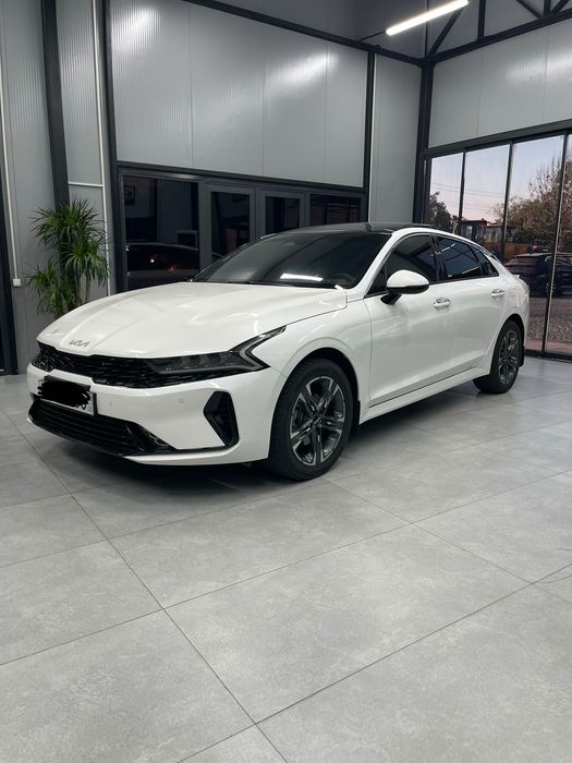 Kia K5  1.5L turbo full pozitsa avtomobil sotiladi !