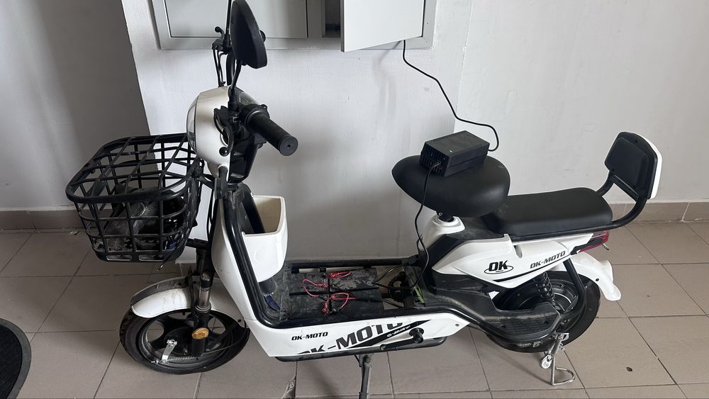 Электроный скутер