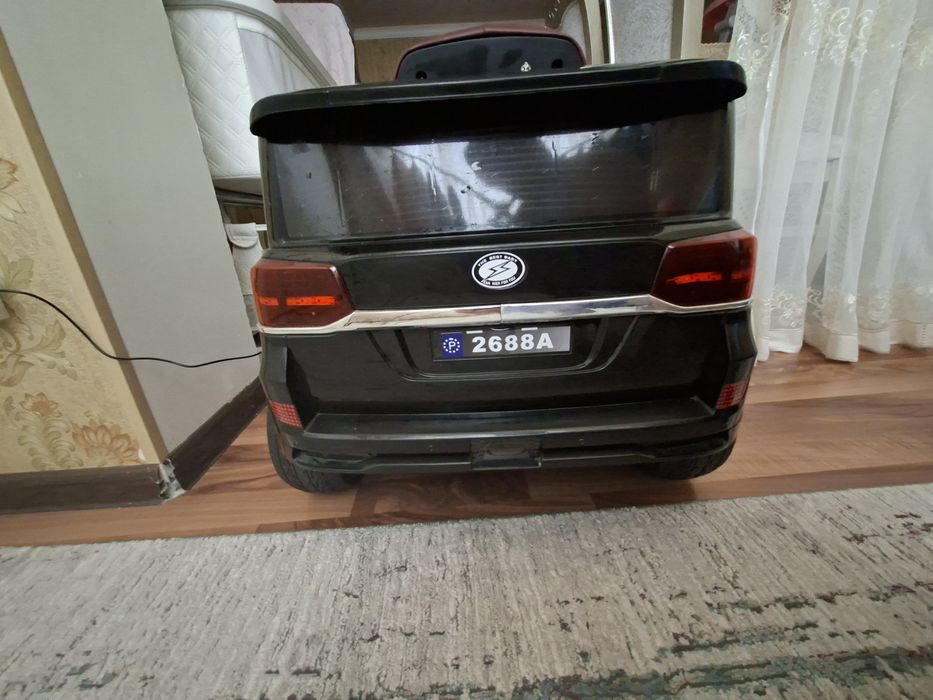 Продаётся детский автомобиль с пультом