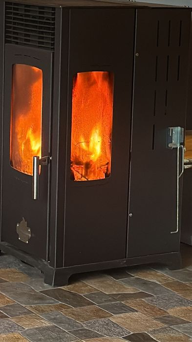 Soba pe lemne si peleti cu plita ECO PLUS