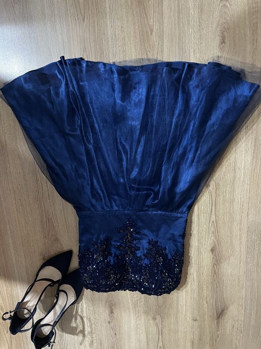 Официална рокля, размер М.