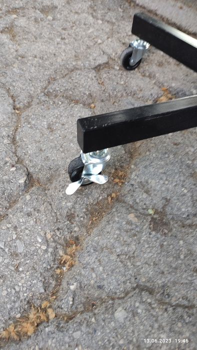 Стойка За Шапки - Нов .