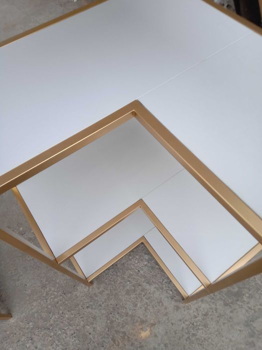 Стеллажи золотые  для магазина