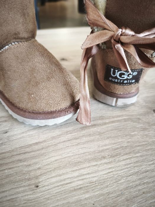 Ugg bebe mărimea 19