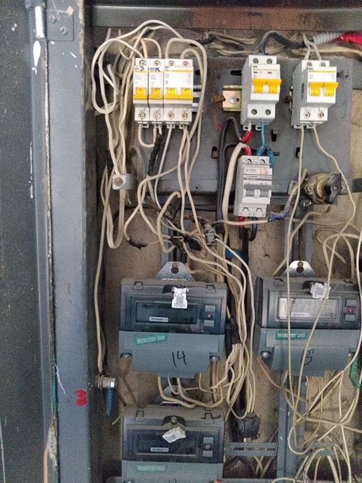 Услуги электрика сантехника