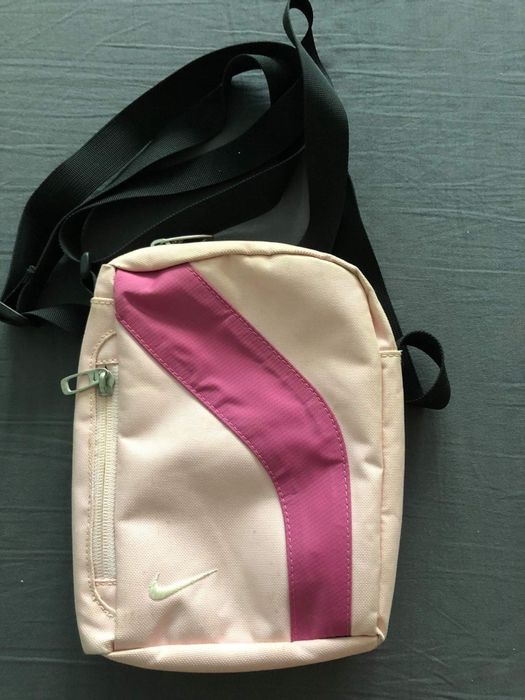 Малка чанта Nike