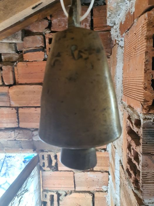 Звънци, чанове номер 7 и 9