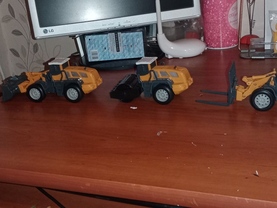 Продам детские машинки