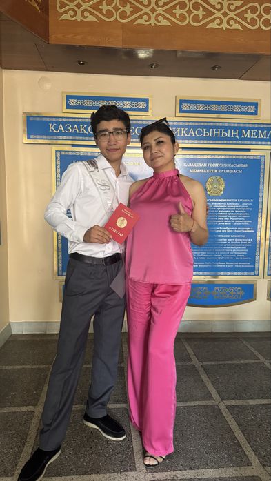 Вечернее платье и костюм