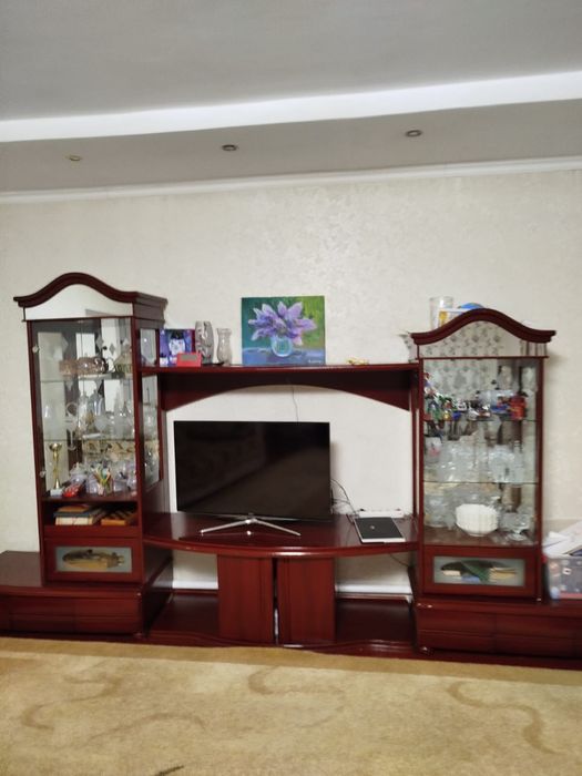 Шкаф-стенка коричневый