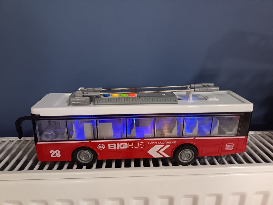 Автовози, автобус, пожарна, неразличими от нови!