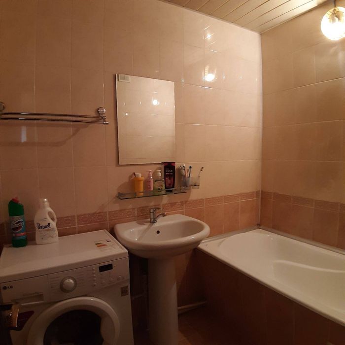 Izza 4/9/9  sotiladi