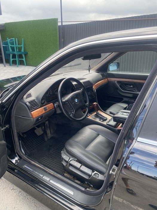 Продам BMW семерка