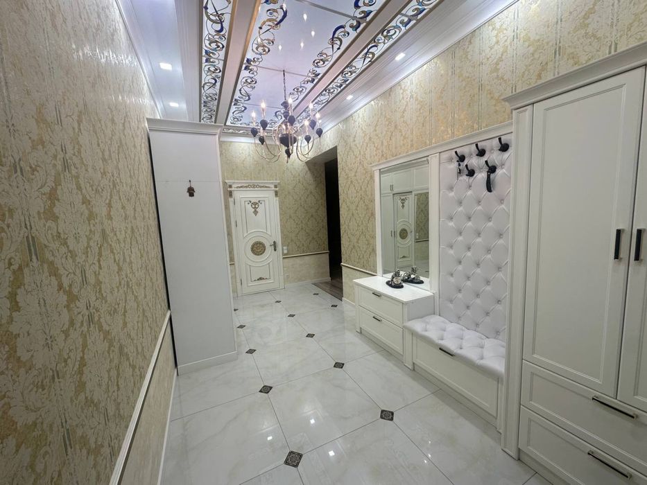 Продажа квартиры в центре  118м2 3/2/9 ул Катта Мирабад Новостройка