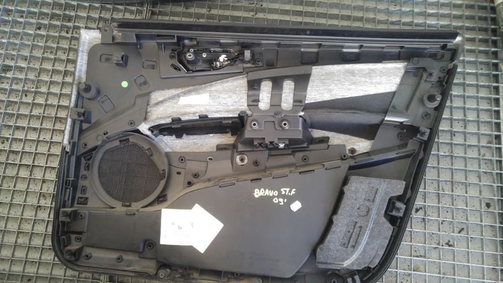 fata tapiterie usa stanga fata fiat bravo 2 dupa 2006  07355121540