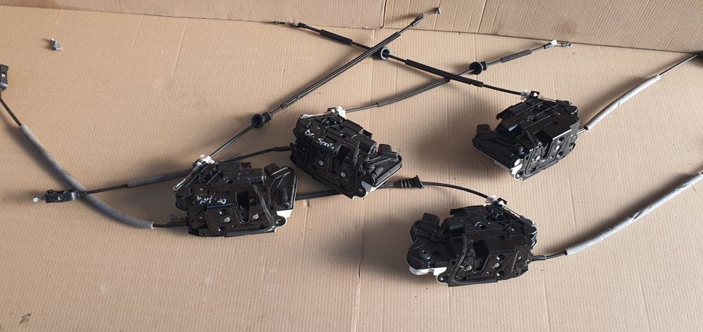 Broasca incuietoare usa fata spate stanga dreapta skoda superb 2