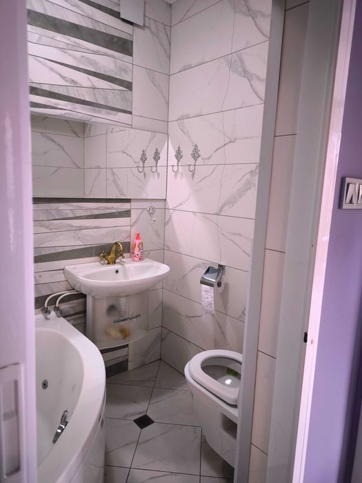 Дава се под наем Тристаен апартамент в Бургас, Център - 76 кв.м за 700 € - Снимка #11